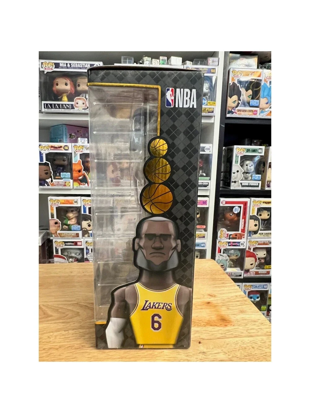 CHASE 12-Inch Lebron James Funko Gold NBA Lakers Los Angeles 6 Basketball Purple